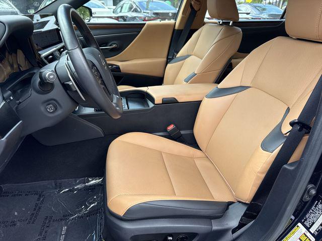 2025 Lexus ES 300h 300h