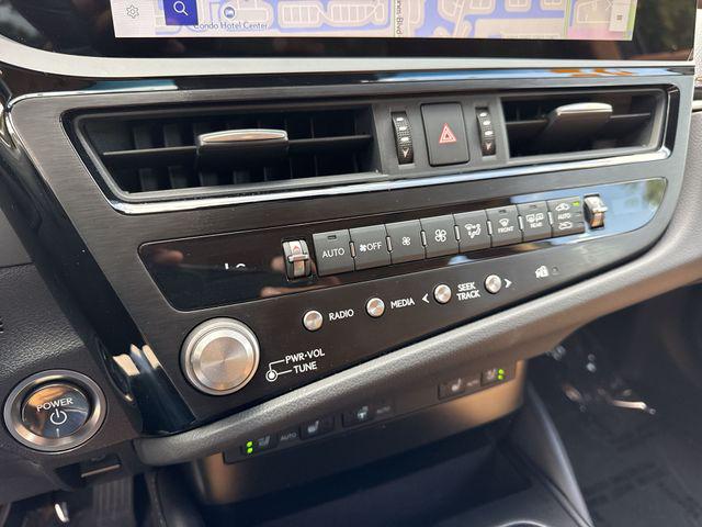 2025 Lexus ES 300h 300h