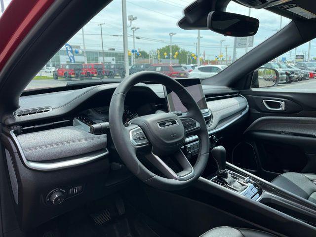 2024 Jeep Compass Latitude Lux FWD