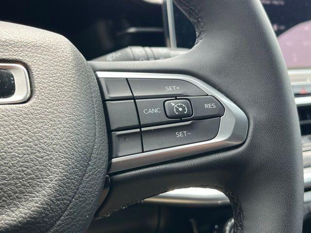 2024 Jeep Compass Latitude Lux FWD