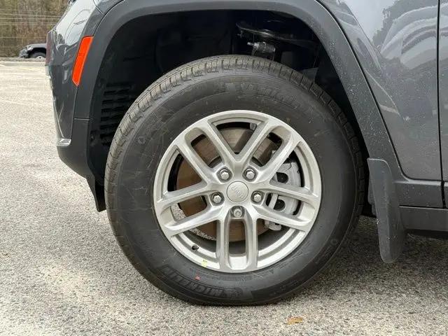 2025 Jeep Grand Cherokee L Laredo X 4x4