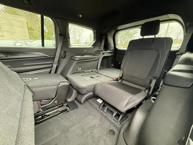 2025 Jeep Grand Cherokee L Laredo X 4x4