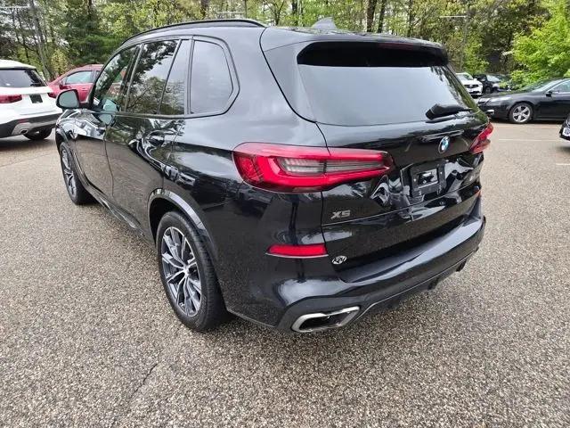 2022 BMW X5 M50i