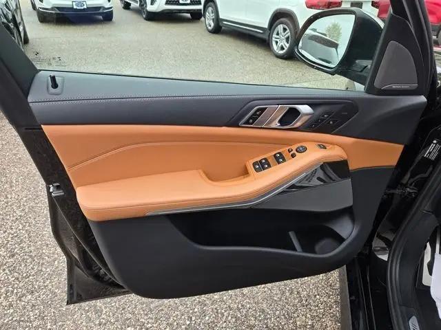 2022 BMW X5 M50i