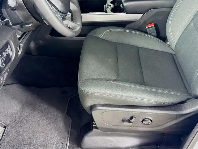 2025 Ram 1500 Big Horn Crew Cab 4x4 5'7" Box