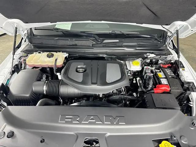 2025 Ram 1500 Big Horn Crew Cab 4x4 5'7" Box