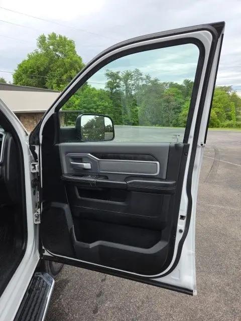 2021 Jeep Ram 2500 Big Horn Crew Cab 4x4 8' Box