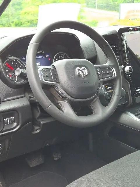 2025 Ram 1500 Big Horn Crew Cab 4x4 5'7" Box