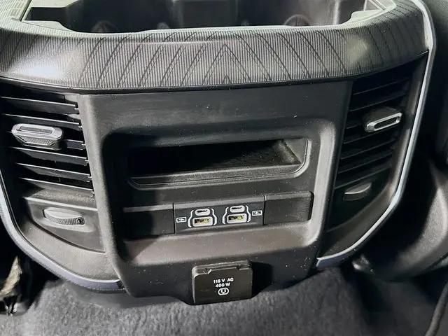 2025 Ram 1500 Big Horn Crew Cab 4x4 5'7" Box