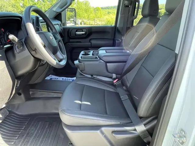 2026 Chevrolet Silverado 3500HD Crew Cab, Long Bed, WT Dual Rear Wheel, RWD