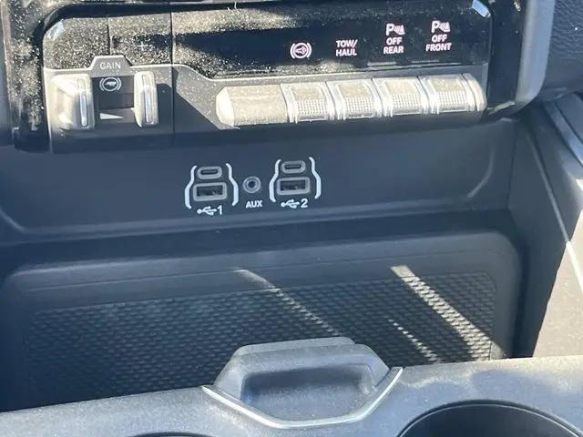 2026 Ram 3500 Big Horn Crew Cab 4x4 6'4" Box