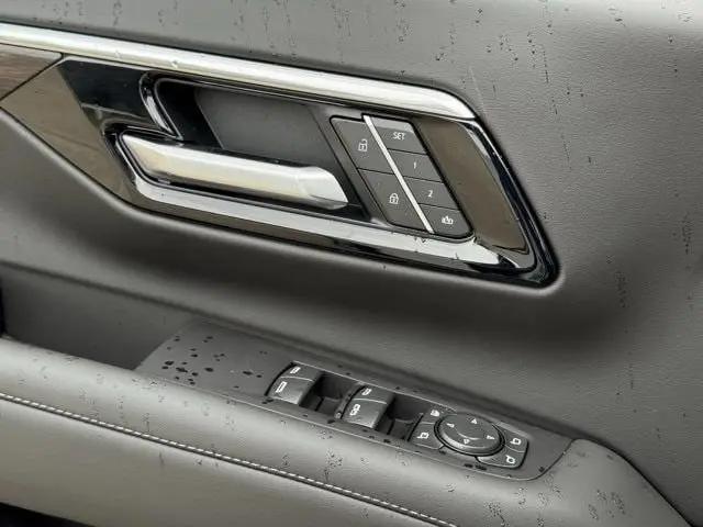 2026 Chevrolet Suburban LT, RWD
