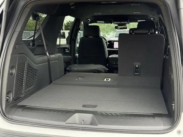 2026 Chevrolet Suburban LT, RWD