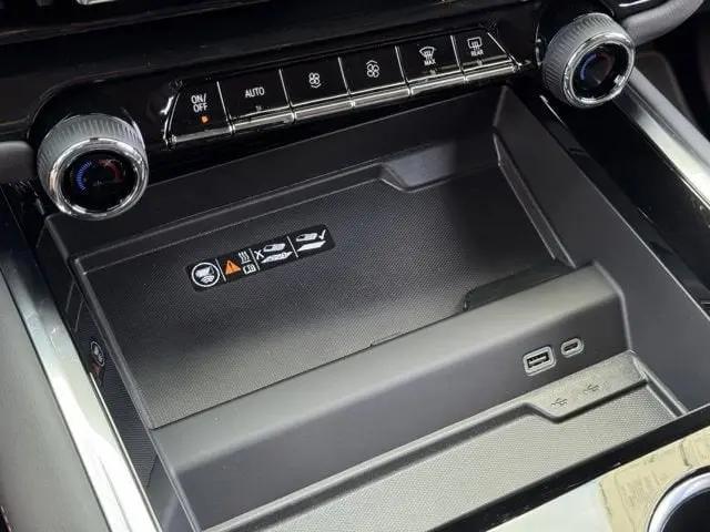 2026 Chevrolet Suburban RST, RWD