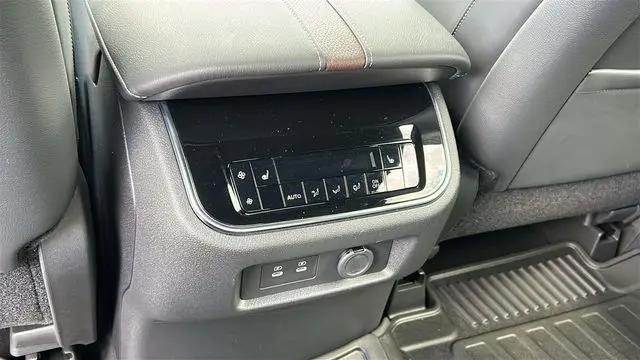 2025 Nissan Armada Platinum 4WD