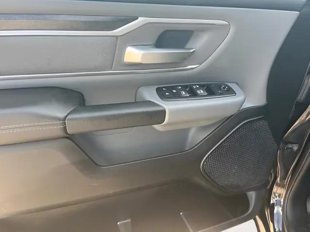 2020 Ram 1500 Big Horn Crew Cab 4x4 6'4" Box