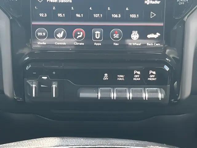2020 Ram 1500 Big Horn Crew Cab 4x4 6'4" Box
