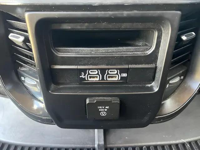 2020 Ram 1500 Big Horn Crew Cab 4x4 6'4" Box