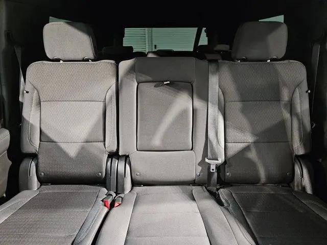 2024 Chevrolet Suburban 4WD LS