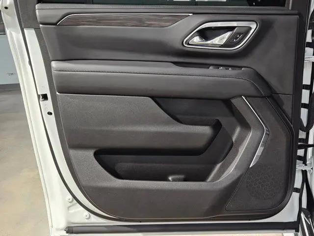 2024 Chevrolet Suburban 4WD LS