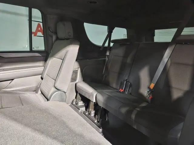 2024 Chevrolet Suburban 4WD LS