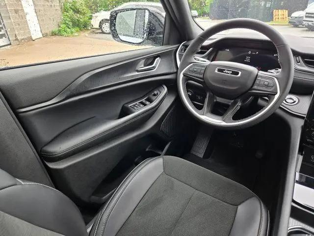 2025 Jeep Grand Cherokee Altitude 4x4