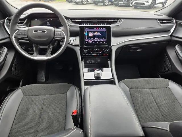 2025 Jeep Grand Cherokee Altitude 4x4