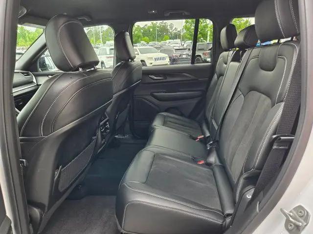 2025 Jeep Grand Cherokee Altitude 4x4