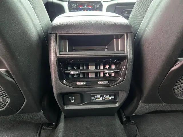 2025 Jeep Grand Cherokee Altitude 4x4