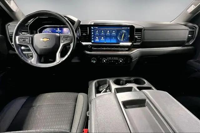 2022 Chevrolet Silverado 1500 4WD Crew Cab Standard Bed LT