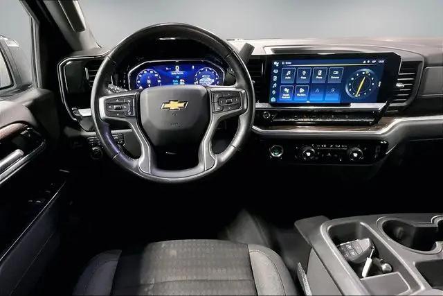 2022 Chevrolet Silverado 1500 4WD Crew Cab Standard Bed LT