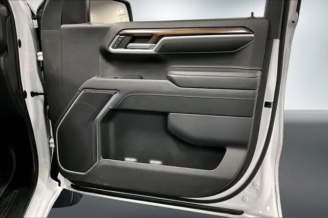 2022 Chevrolet Silverado 1500 4WD Crew Cab Standard Bed LT