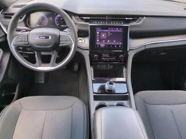 2024 Jeep Grand Cherokee L Laredo 4x2