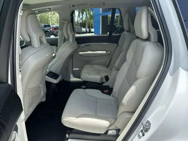 2020 Volvo XC90 T6 Momentum 6 Passenger