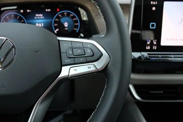 2026 Volkswagen Atlas SE with Technology