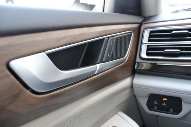 2026 Volkswagen Atlas SE