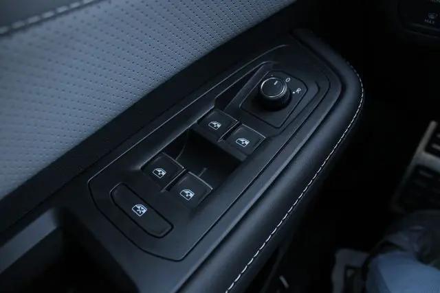 2026 Volkswagen Atlas Cross Sport SEL R-Line Black