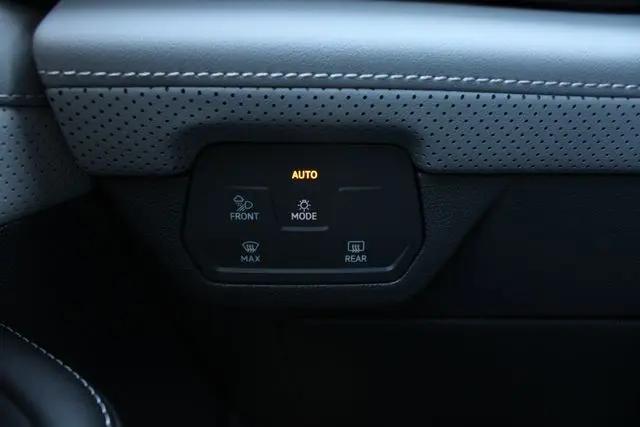 2026 Volkswagen Atlas Cross Sport SEL R-Line Black
