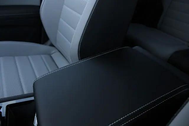 2026 Volkswagen Atlas Cross Sport SEL R-Line Black