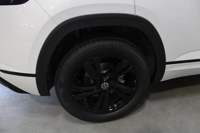 2026 Volkswagen Atlas Cross Sport SEL R-Line Black