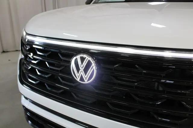 2026 Volkswagen Atlas Cross Sport SEL R-Line Black