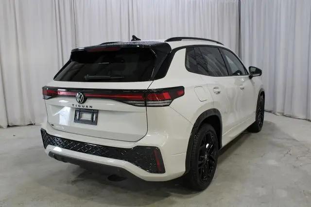 2026 Volkswagen Tiguan SE R-Line Black
