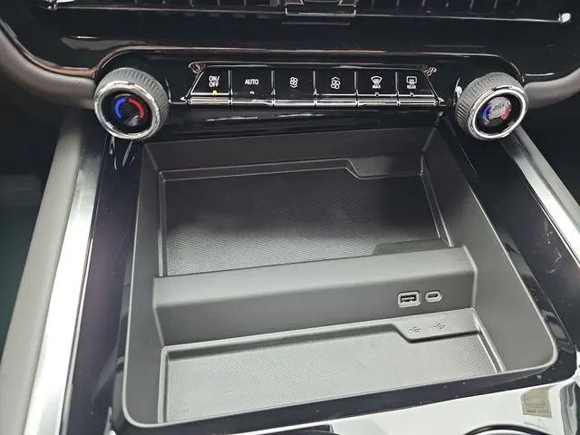 2026 Chevrolet Suburban LS, 4WD