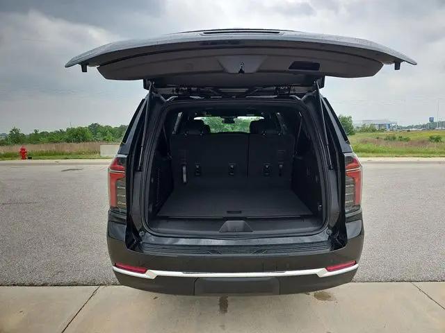 2026 Chevrolet Suburban LS, 4WD
