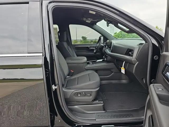 2026 Chevrolet Suburban LS, 4WD