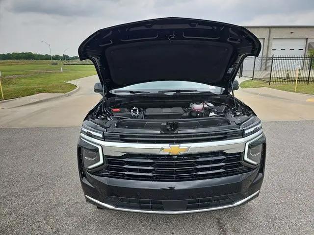 2026 Chevrolet Suburban LS, 4WD