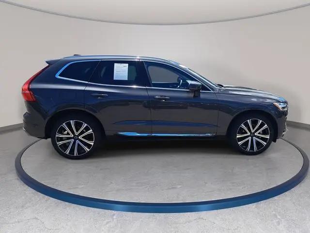 2023 Volvo XC60 B5 Ultimate Bright Theme