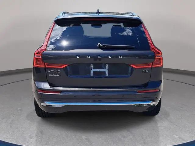 2023 Volvo XC60 B5 Ultimate Bright Theme