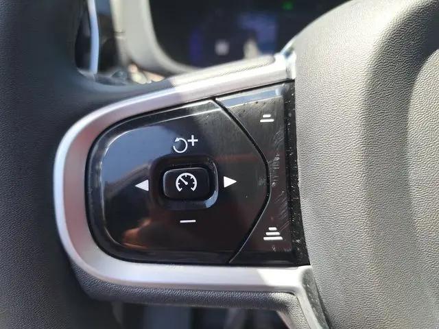 2023 Volvo XC60 B5 Ultimate Bright Theme