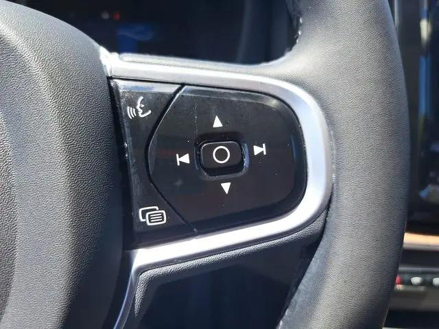 2023 Volvo XC60 B5 Ultimate Bright Theme